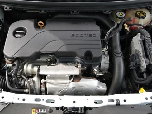 Used 2018 Chevrolet Cruze LS FWD image 14