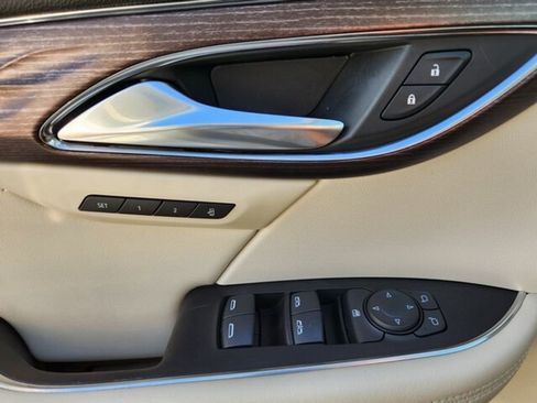 Used 2021 Buick Envision Avenir image 17