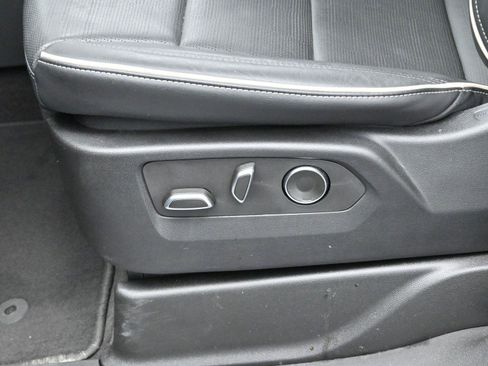 Certified 2024 Cadillac Escalade Premium Luxury image 18