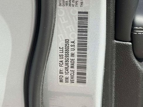 Used 2025 Jeep Grand Cherokee L Limited w/ Trailer Tow Package AWD/4WD image 30