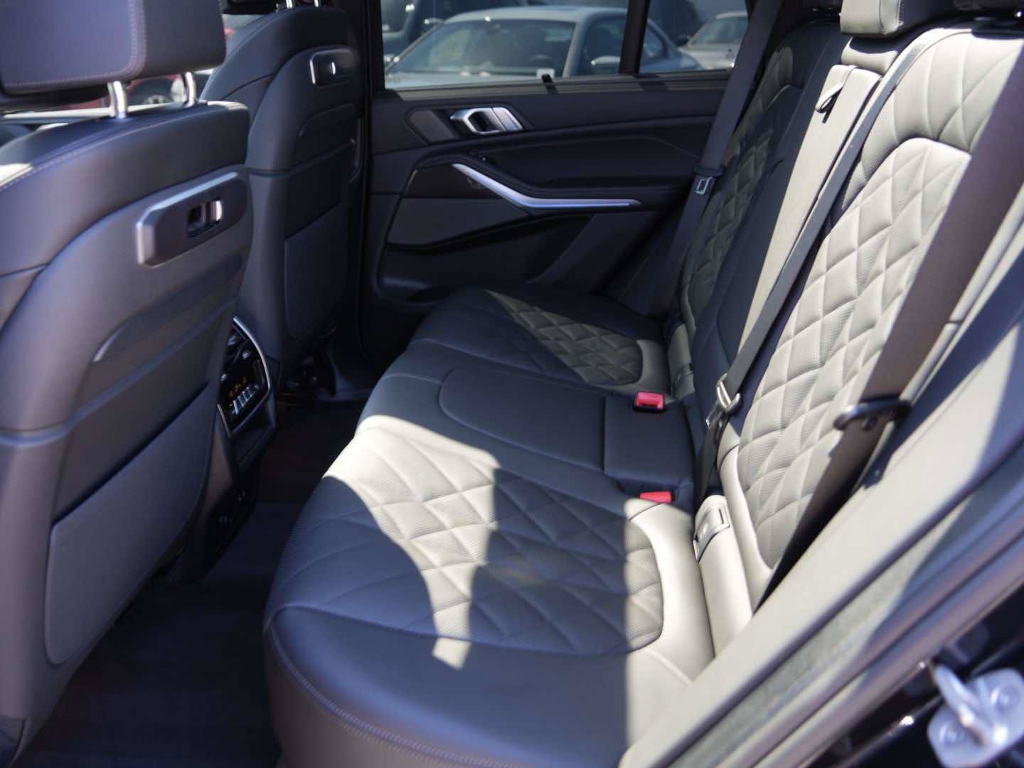 Used 2026 BMW X5 M60i w/ Executive Package AWD/4WD image 11