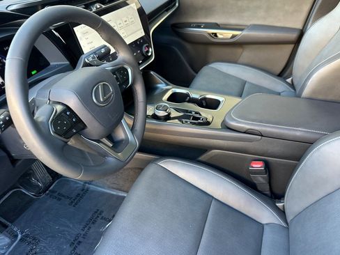 Used 2023 Lexus RZ 450e Premium image 4