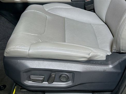 Used 2024 Toyota Tundra Limited AWD/4WD image 16
