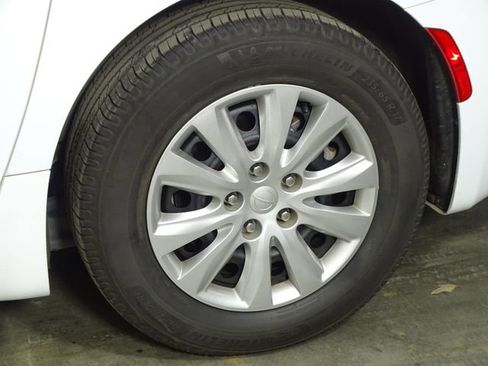 Used 2021 Chrysler Voyager L FWD image 42