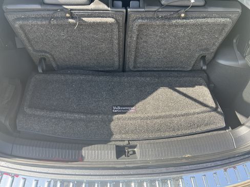 Certified 2023 Volkswagen Tiguan SE w/ Panoramic Sunroof Package FWD image 30