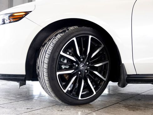 Used 2023 Honda Accord Touring image 10