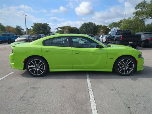Used 2023 Dodge Charger R/T w/ Plus Group RWD image 5