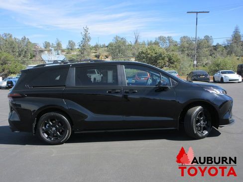 New 2026 Toyota Sienna XLE Woodland Edition image 2