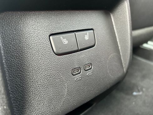 New 2025 Chevrolet Equinox EV RS image 17