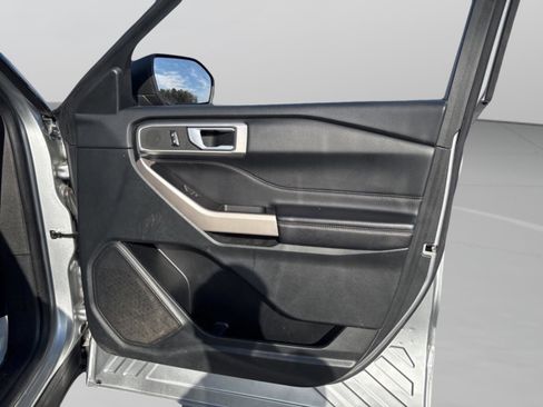 Used 2023 Ford Explorer XLT w/ Equipment Group 202A image 36