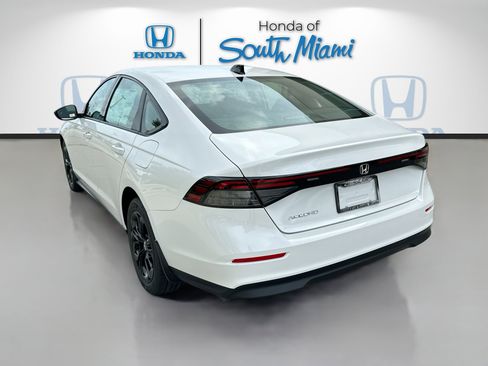 New 2025 Honda Accord SE image 4
