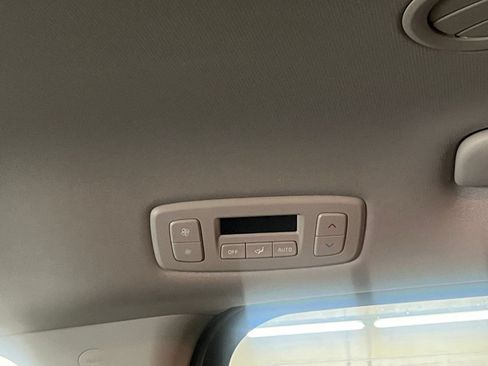 Used 2026 Kia Carnival FWD image 21