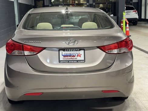 Used 2013 Hyundai Elantra GLS w/ Preferred Pkg image 13