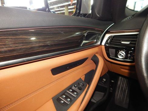 Used 2022 BMW 530i xDrive image 21