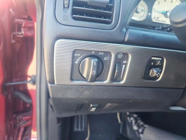 Used 2004 Ford Thunderbird RWD image 32
