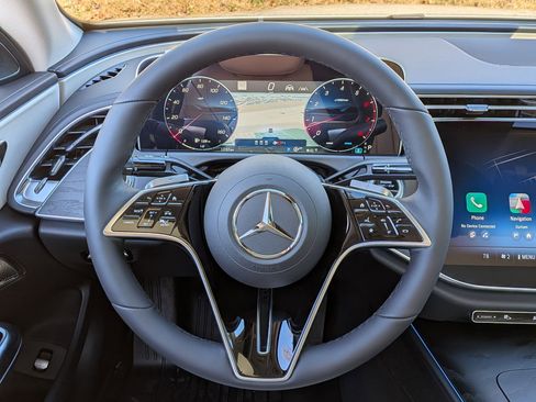 New 2026 Mercedes-Benz E 450 4MATIC Sedan image 17