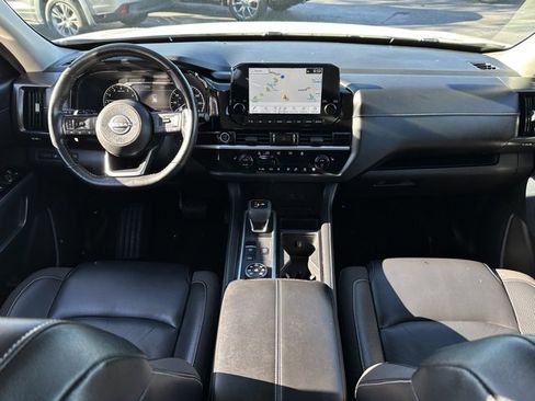 Certified 2023 Nissan Pathfinder SL w/ Lighting Package (N92) image 29