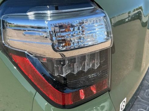 Used 2022 Toyota 4Runner Trail Special Edition AWD/4WD image 12