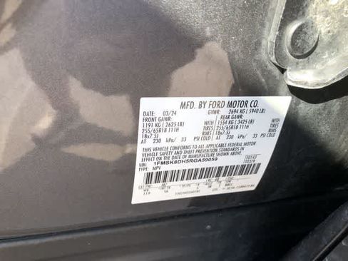 Used 2024 Ford Explorer XLT w/ Equipment Group 202A AWD/4WD image 30