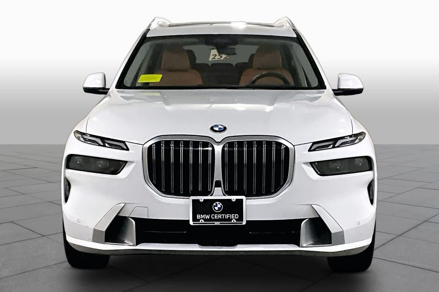 Used 2023 BMW X7 xDrive40i w/ Parking Assistance Package AWD/4WD image 3