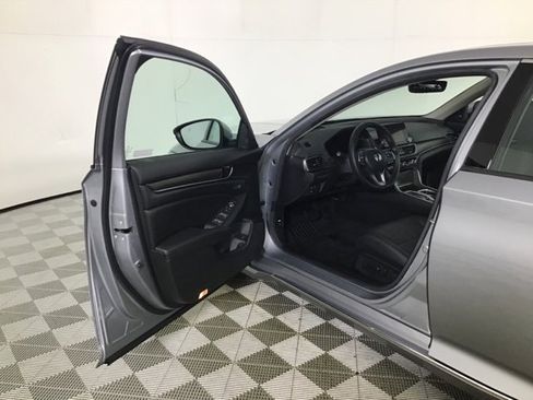 Used 2021 Honda Accord Touring image 10