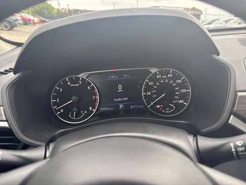 Used 2025 Nissan Altima 2.5 SV FWD image 35