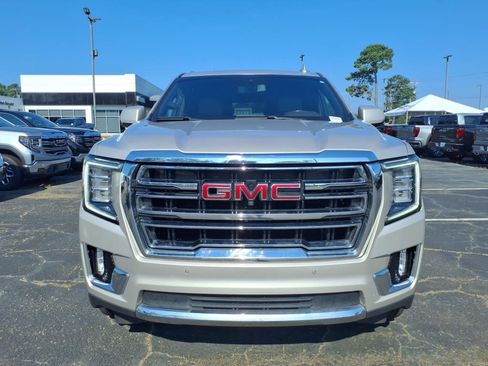 Used 2021 GMC Yukon SLT w/ SLT Luxury Package image 2