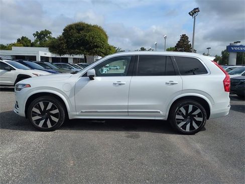 Certified 2023 Volvo XC90 T8 Ultimate w/ Protection Package Premier image 7