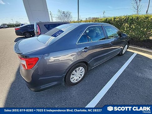 Used 2012 Toyota Camry SE image 1