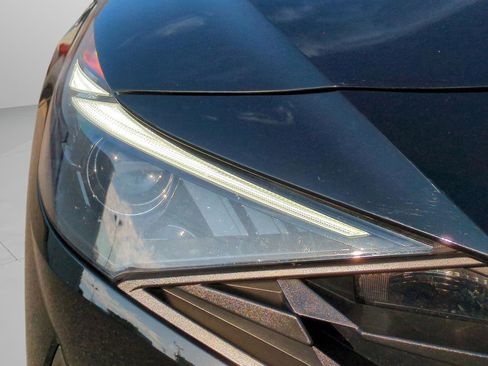 Certified 2022 Hyundai Elantra SEL image 10