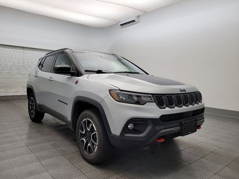 Used 2024 Jeep Compass Trailhawk image 13