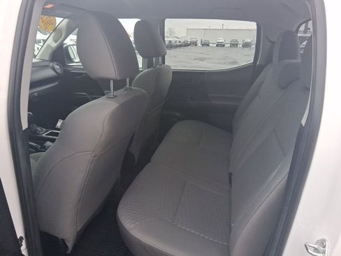 Used 2022 Toyota Tacoma SR image 15