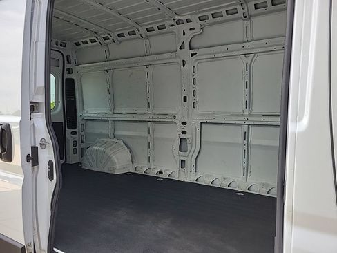Used 2023 RAM ProMaster 2500 FWD image 12