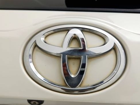 Used 2015 Toyota Highlander Limited Platinum FWD image 33