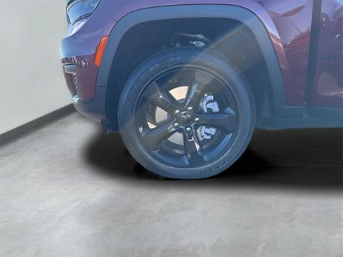 New 2025 Jeep Grand Cherokee L Altitude image 39