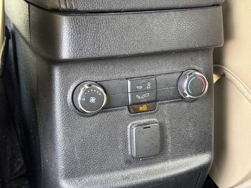 Used 2016 Ford Explorer XLT w/ Equipment Group 202A image 29