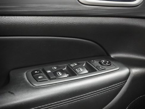 Used 2021 Jeep Grand Cherokee Laredo X image 12