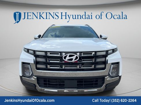 Certified 2025 Hyundai Santa Cruz Limited AWD/4WD image 8