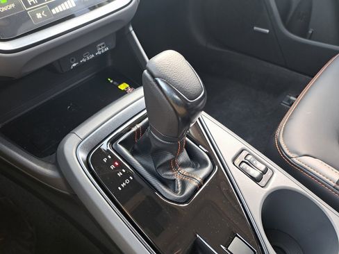 Certified 2025 Subaru Crosstrek 2.5i Limited w/ Crosstrek Mirror Package image 17