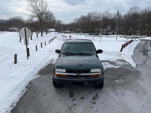 Used 2002 Chevrolet S10 Pickup LS w/ LS Preferred Equipment Group image 8