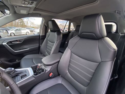 Certified 2025 Toyota RAV4 XLE Premium image 19