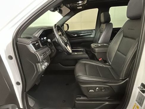 Used 2023 GMC Yukon Denali AWD/4WD image 11