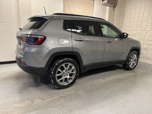 Used 2022 Jeep Compass Latitude image 47