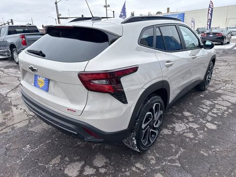 Used 2026 Chevrolet Trax RS w/ Sunroof Package image 9
