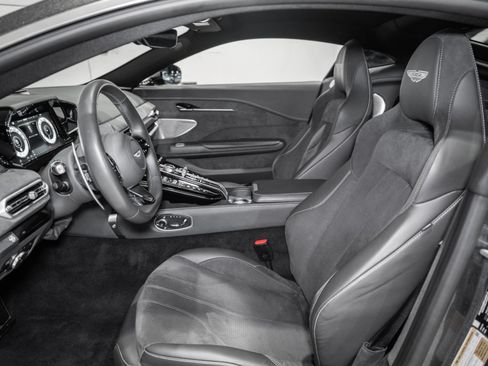 Used 2025 Aston Martin V8 Vantage Coupe RWD image 13