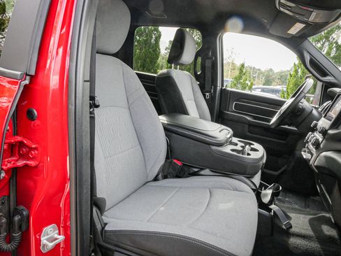 Used 2024 RAM 2500 Big Horn w/ Bed Utility Group image 31