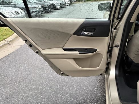 Used 2017 Honda Accord LX image 20