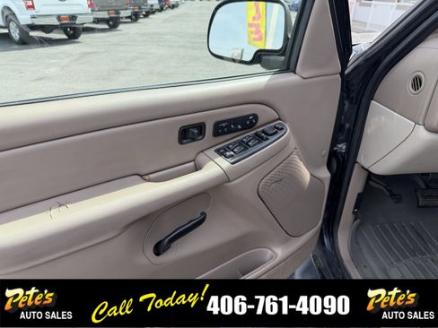 Used 2005 GMC Yukon SLT w/ SLT Preferred Equipment Group AWD/4WD image 17