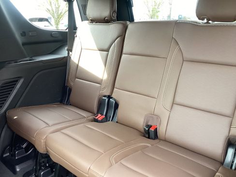 Used 2024 Chevrolet Tahoe High Country w/ Advanced Technology Package image 14