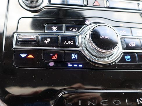 Used 2021 Lincoln Corsair AWD w/ Premium Package image 14